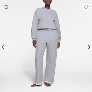 NWT SKIMS Classic Straight Leg Pants Sweatpants